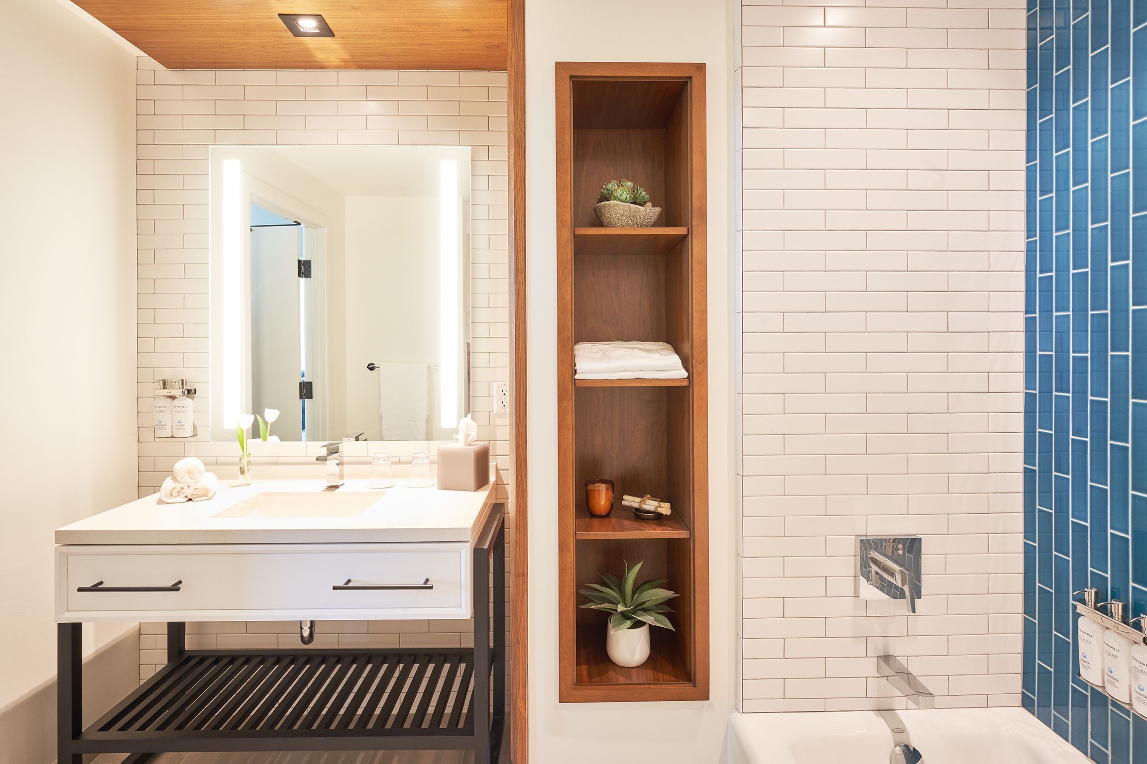 Corner One-Bedroom Suite