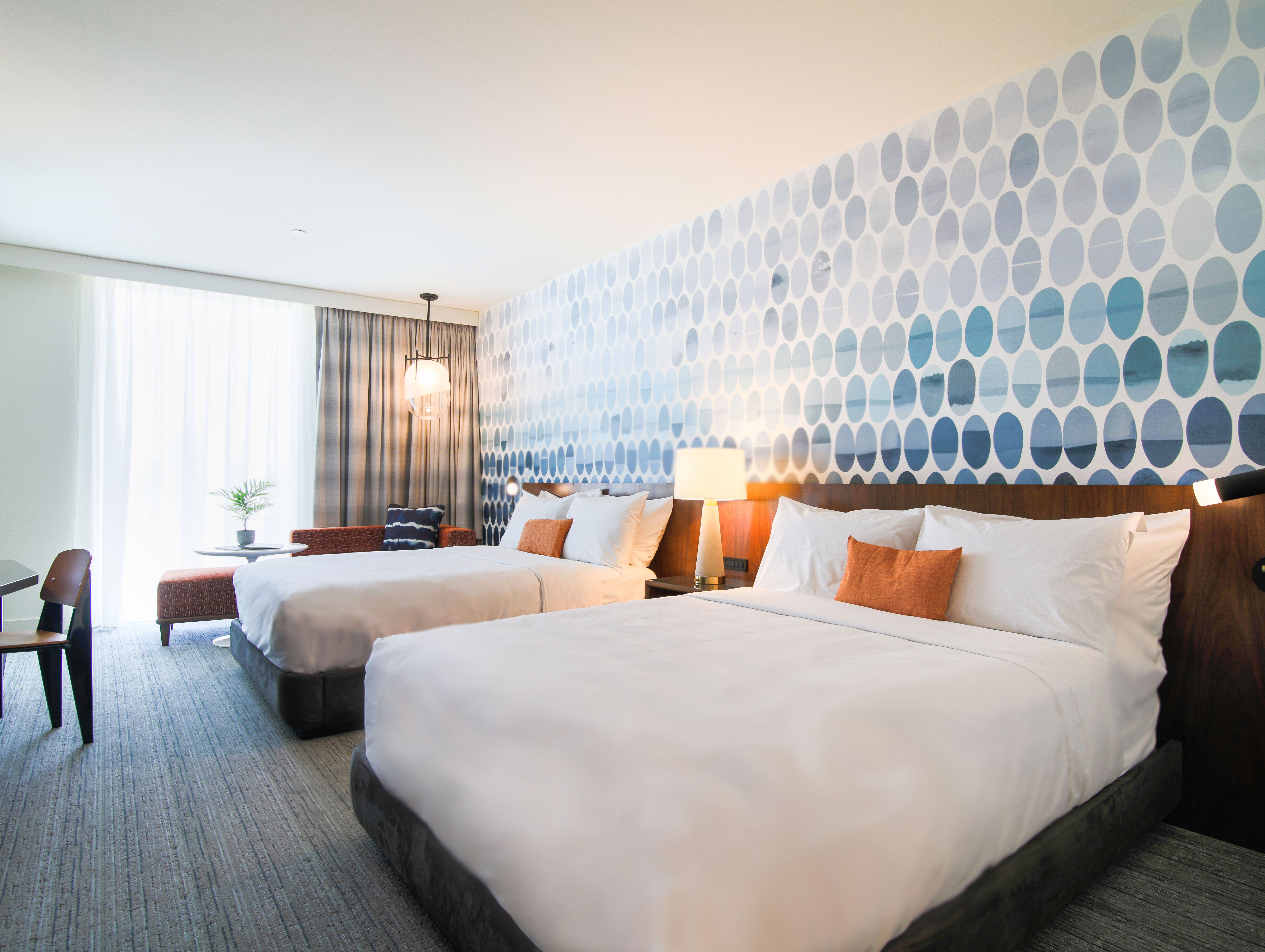 Two Queens Accessible